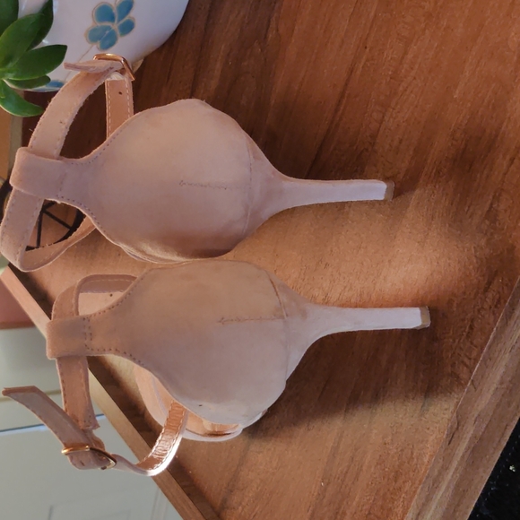 Dream Pairs Suede Heels - Picture 3 of 5